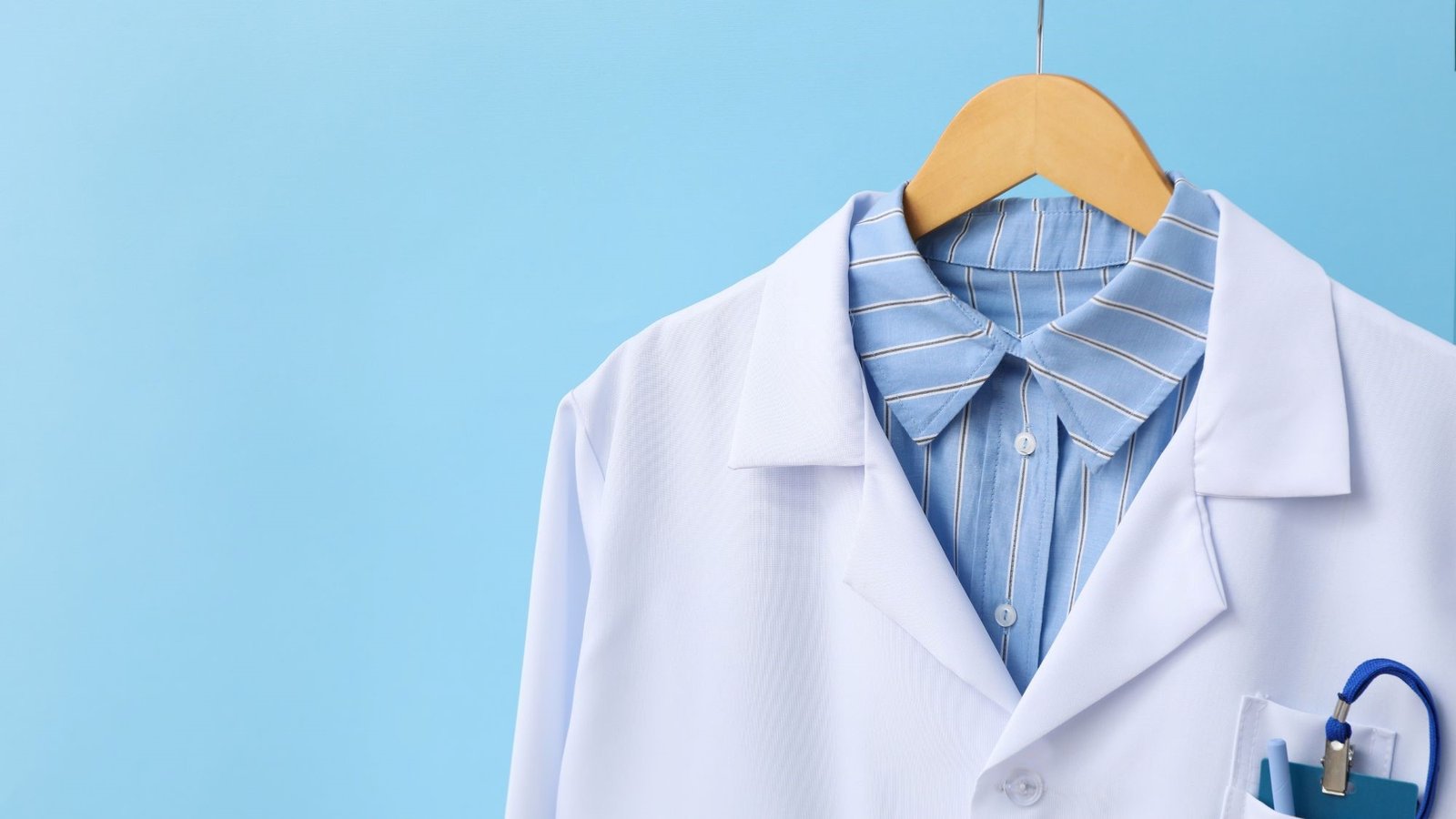 A men's shirt-collar scrubs, ideal for medical professionals